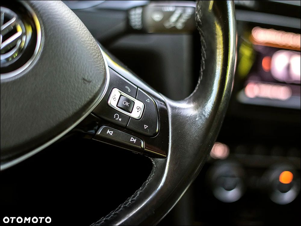 Volkswagen Golf - 21