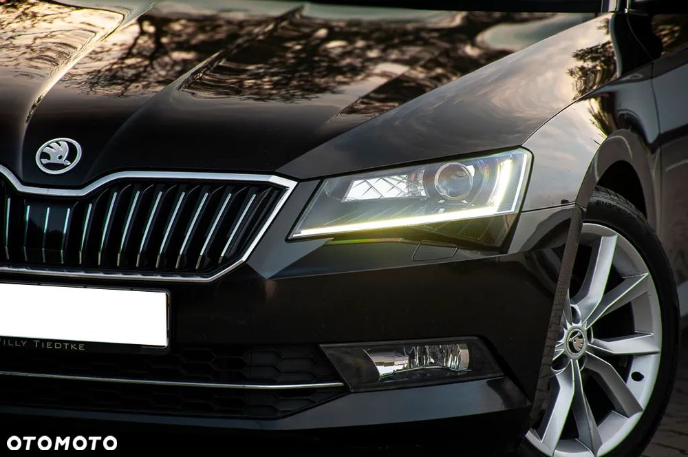 Skoda Superb 2.0 TDI DSG Ambition - 39