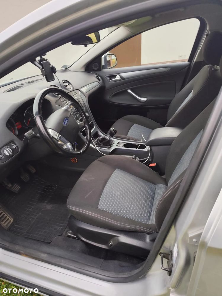 Ford Mondeo - 10