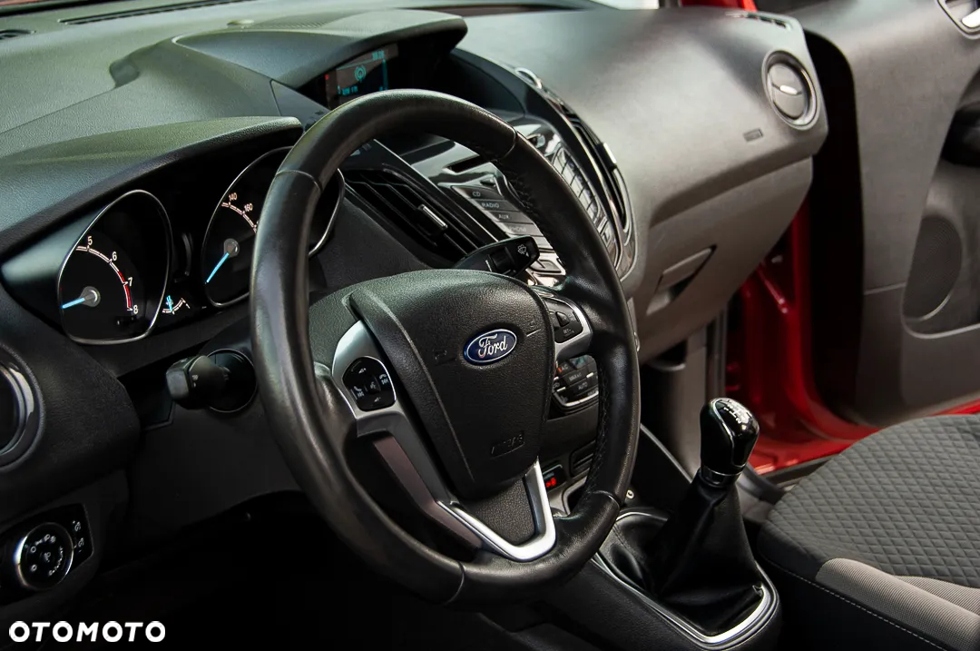 Ford Tourneo Courier 1.0 EcoBoost S&S Trend - 24