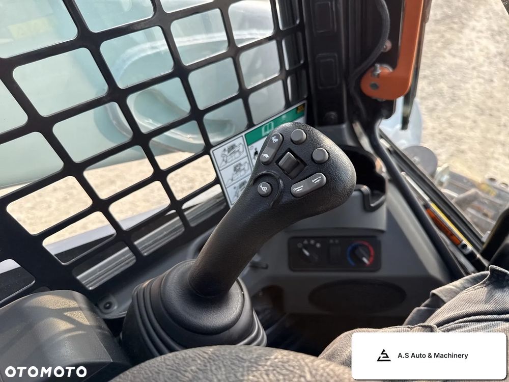 Bobcat T590 - 19