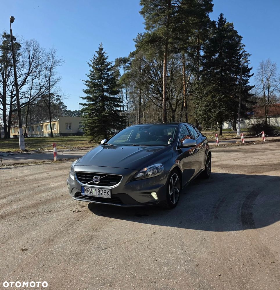 Volvo V40 D2 R Design - 15