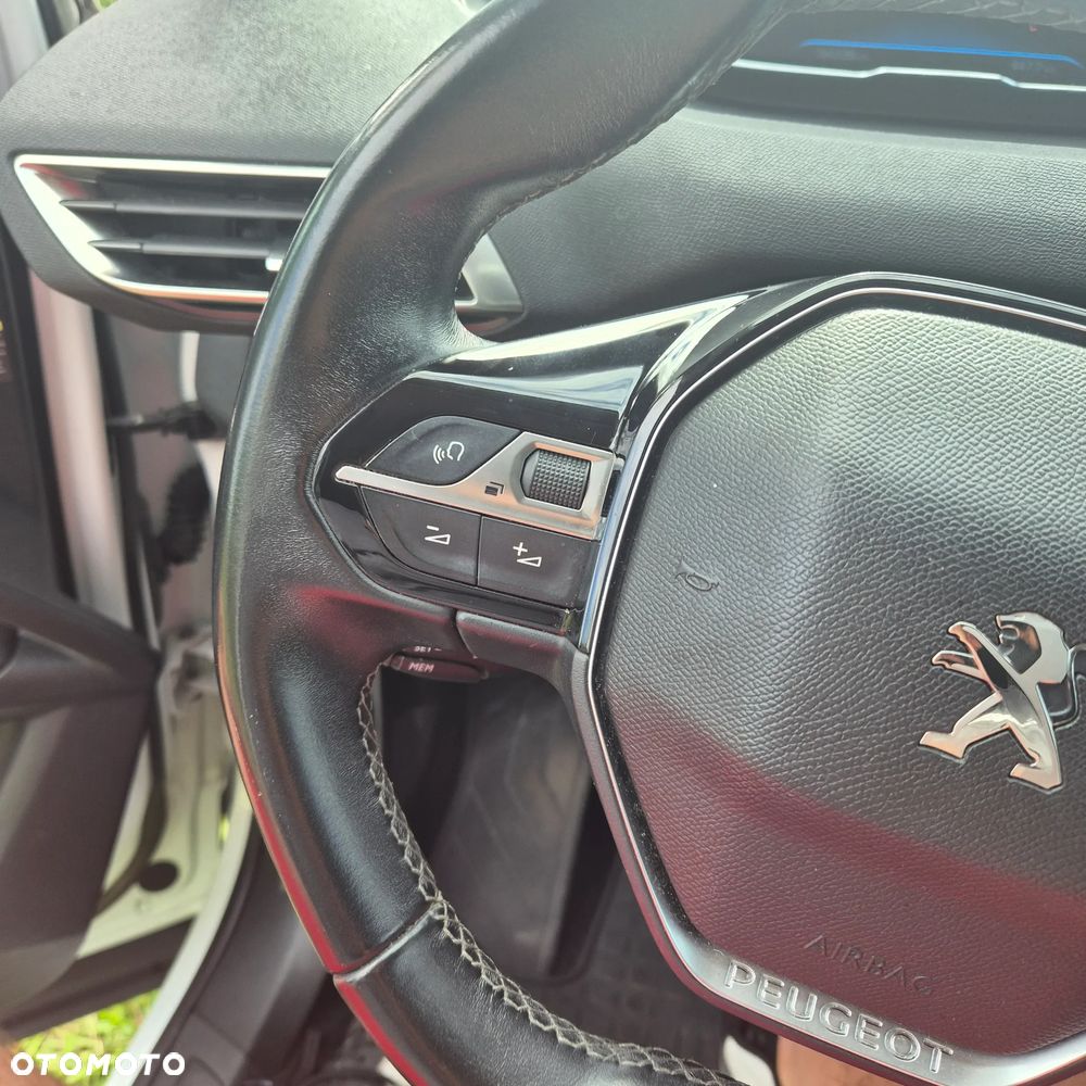 Peugeot 3008 1.2 PureTech Allure S&S - 14