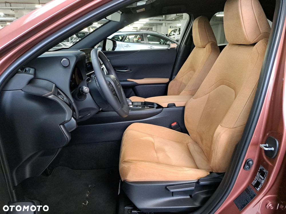 Lexus UX 300h Business - 25