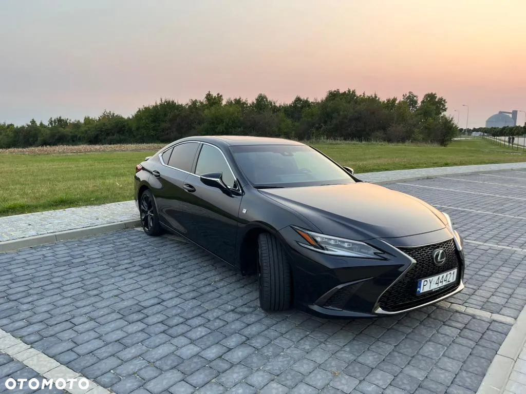 Lexus ES 300h F Sport Edition - 2