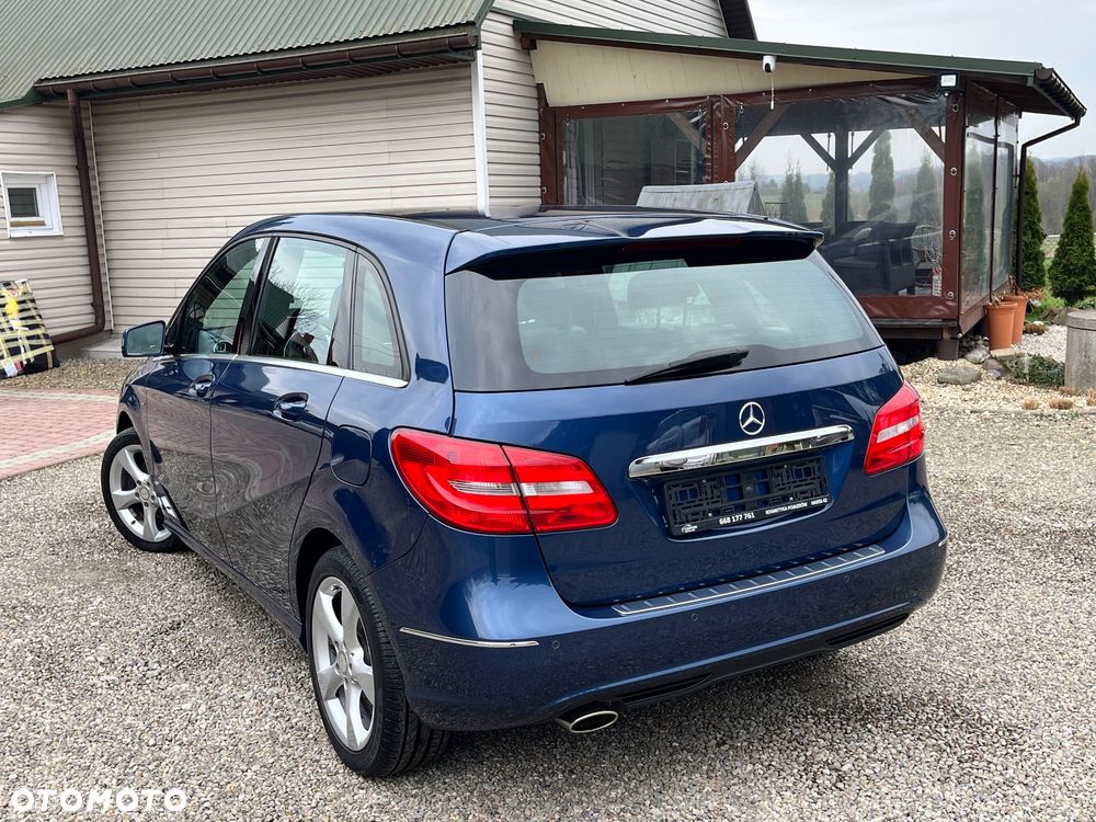 Mercedes-Benz Klasa B 180 (BlueEFFICIENCY) - 11