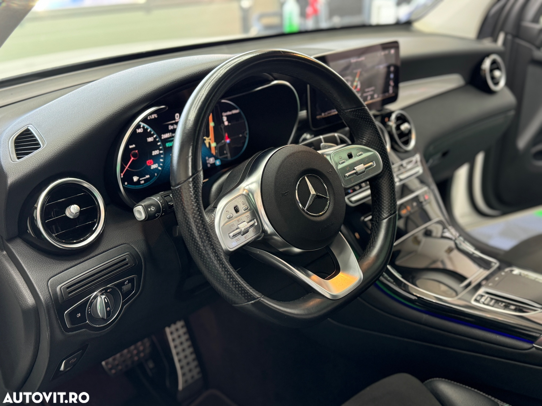 Mercedes-Benz GLC 300 e 4MATIC - 9