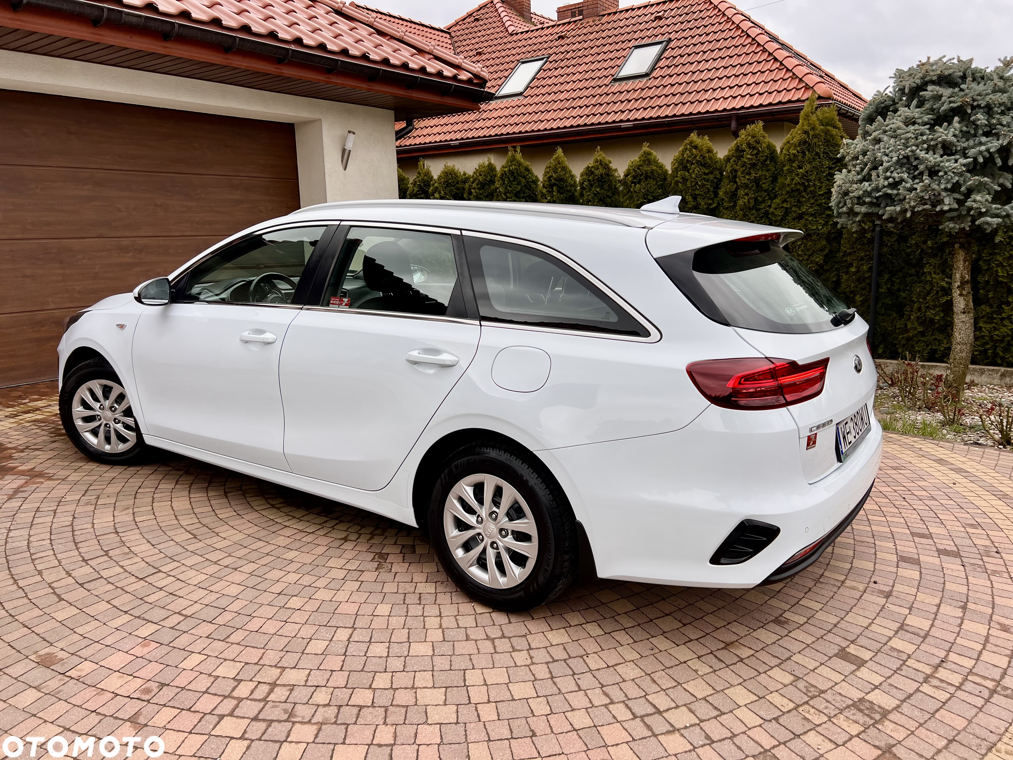 Kia Ceed 1.6 CRDi SCR M - 26