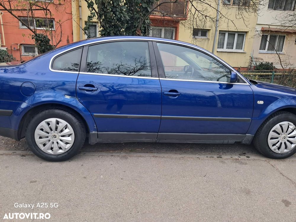 Volkswagen Passat 1.6 Comfortline - 3
