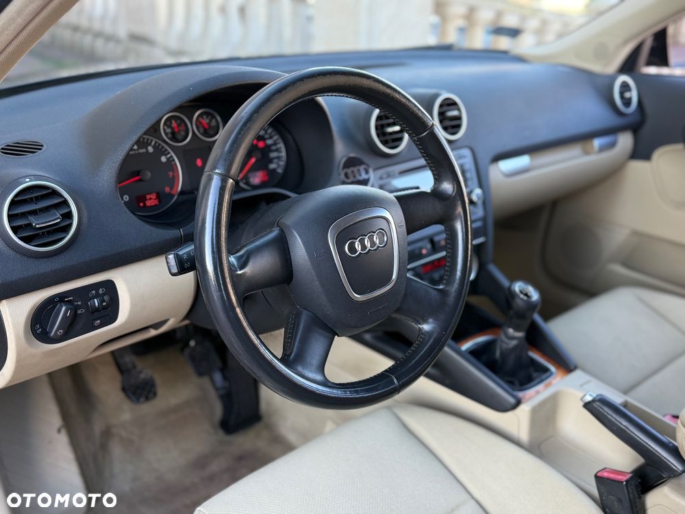 Audi A3 1.6 Ambiente - 38