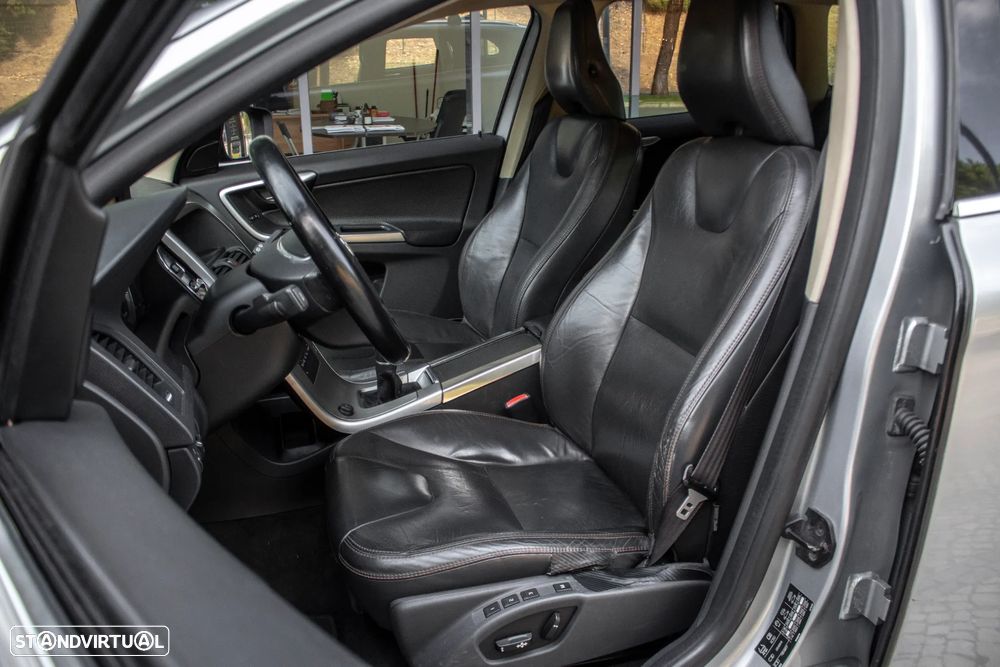 Volvo XC 60 2.0 D3 Drive - 28