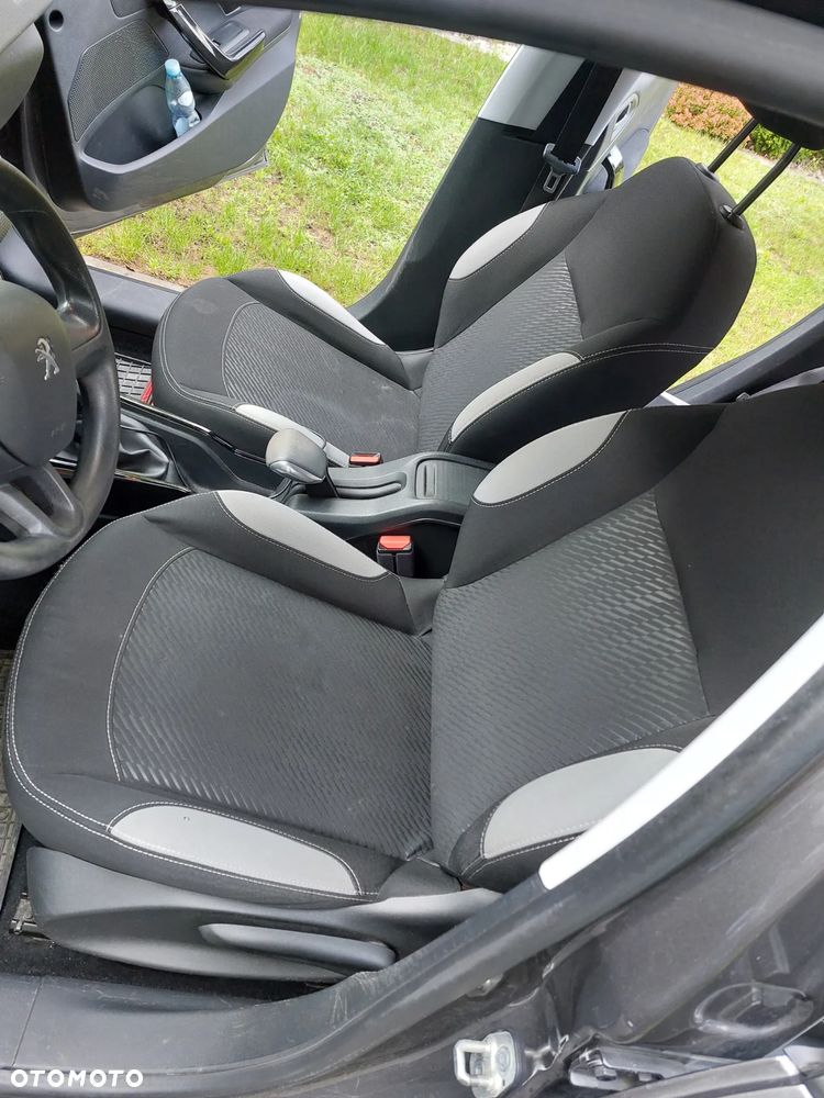 Peugeot 2008 - 8