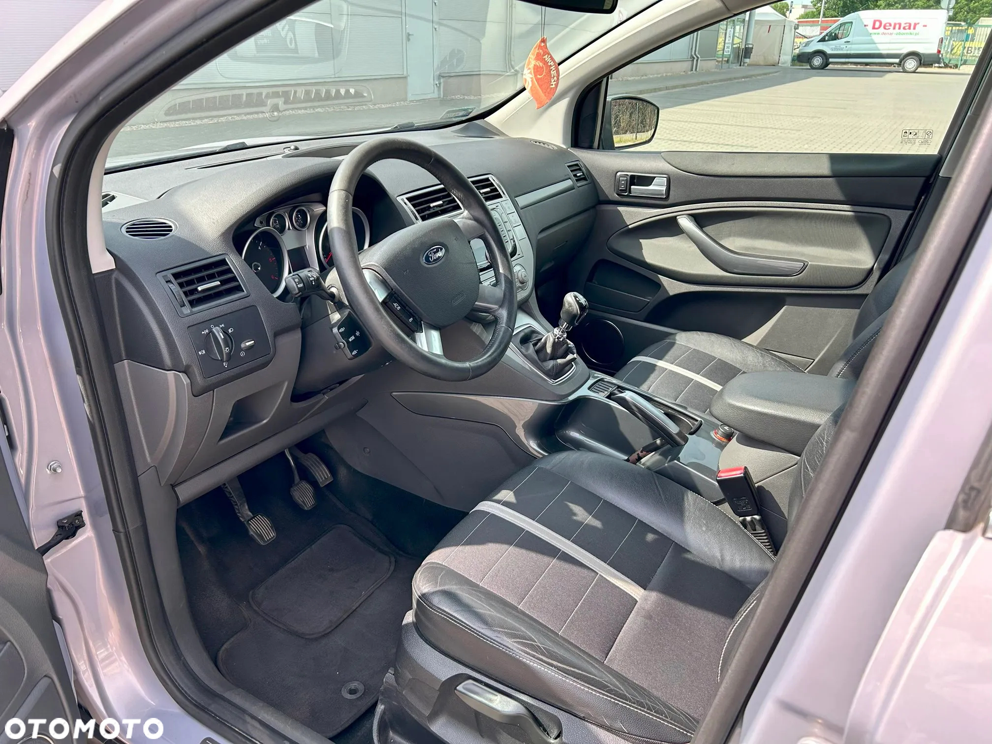 Ford Kuga - 10