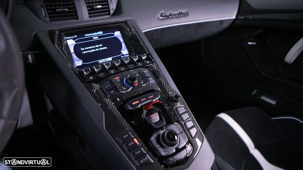 Lamborghini Aventador 6.5 V12 LP750-4 SV - 21