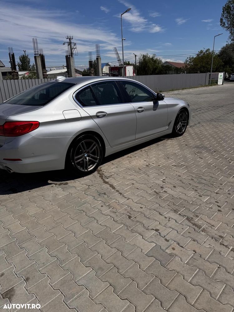 BMW Seria 5 530d xDrive AT - 13