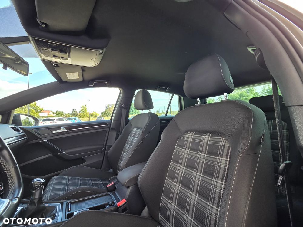 Volkswagen Golf 2.0 TDI BMT GTD - 28