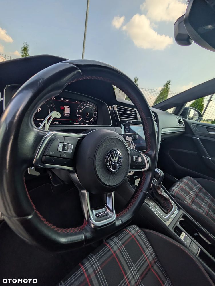 Volkswagen Golf GTI Performance BlueMotion Technology DSG - 26