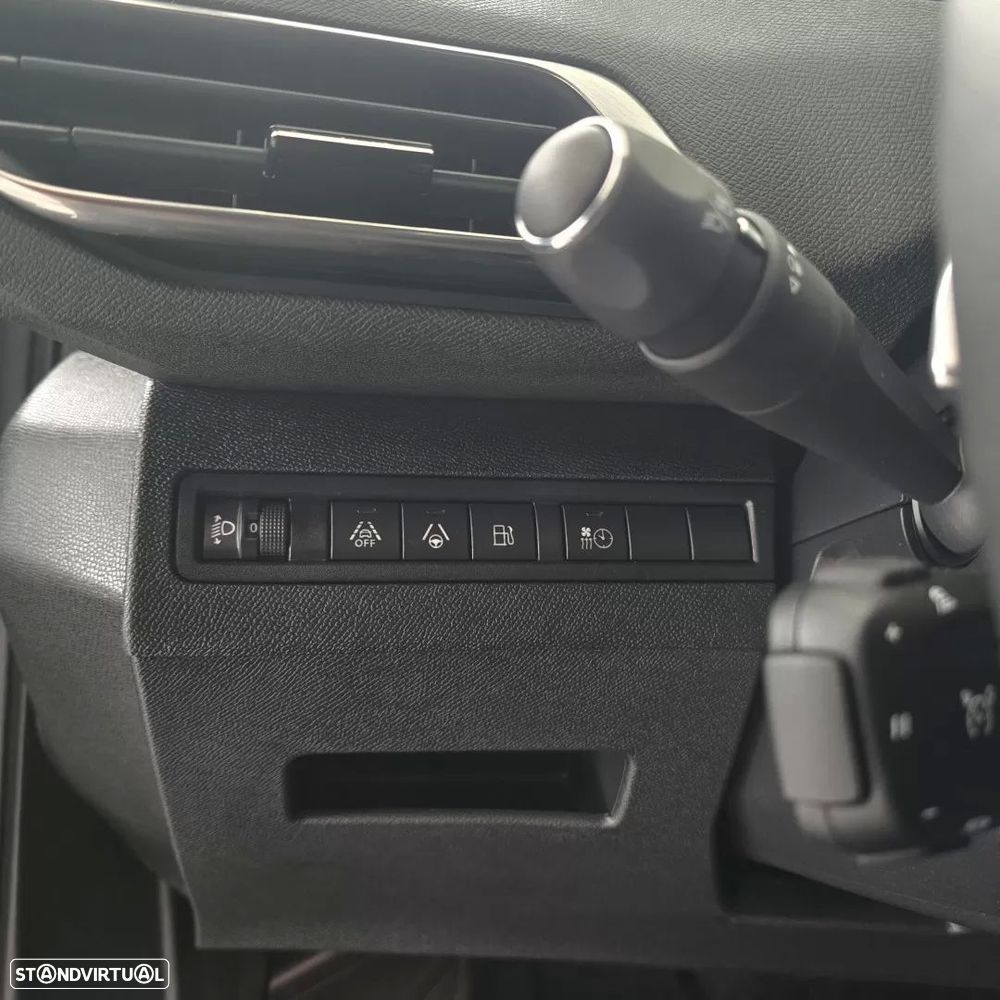 Peugeot 3008 1.6 Hybrid Allure Pack e-EAT8 - 33
