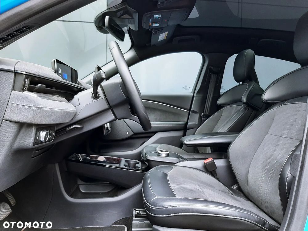 Ford Mustang Mach-E 91 kWh AWD GT - 24