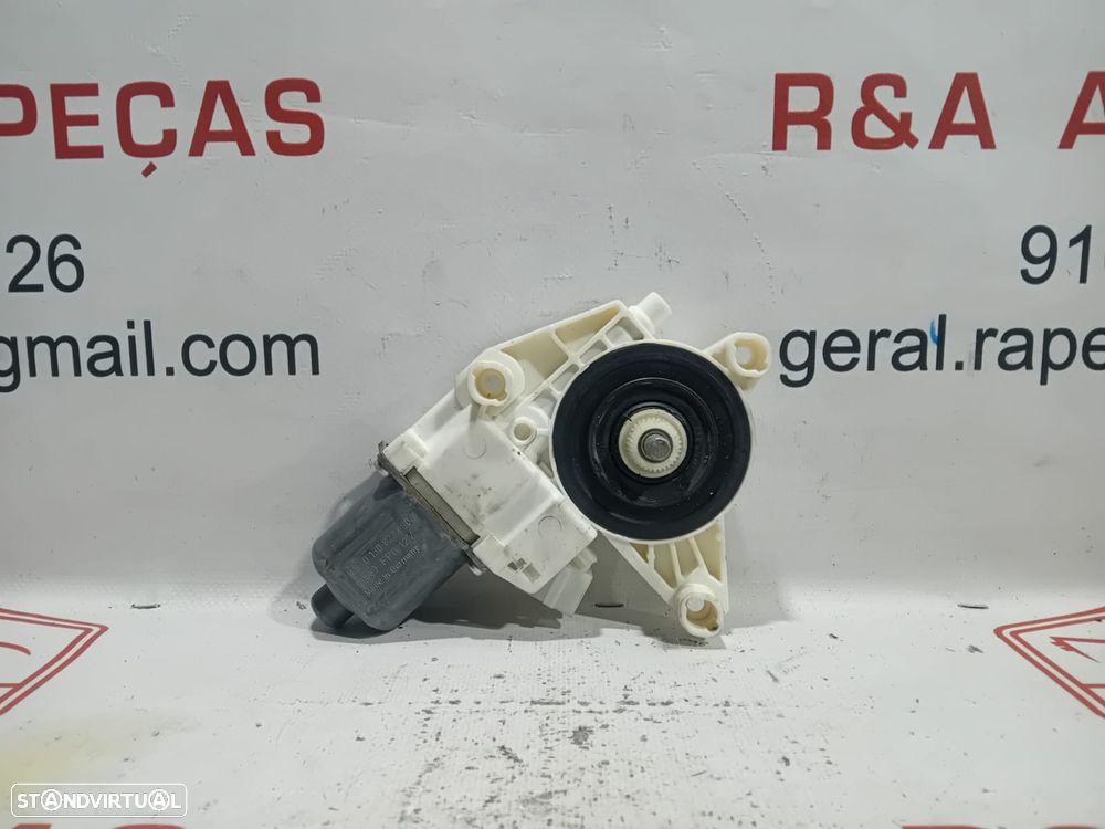 Motor de Elevador Vidro Porta Frente Esquerdo Mercedes Class A W176 0130822690 Original - 4
