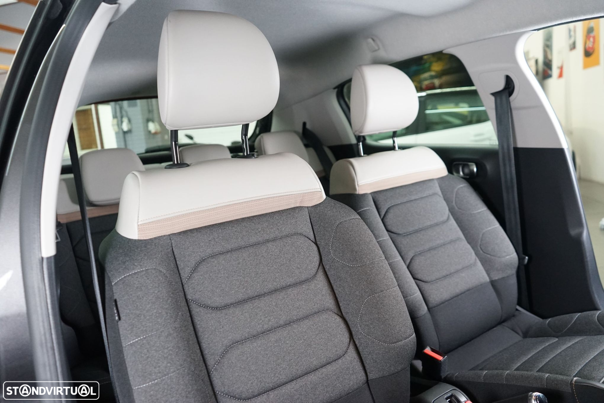 Citroën C3 1.2 PureTech Shine - 33
