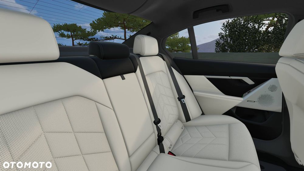 BMW i5 84kWh xDrive40 M Sport Edition - 8