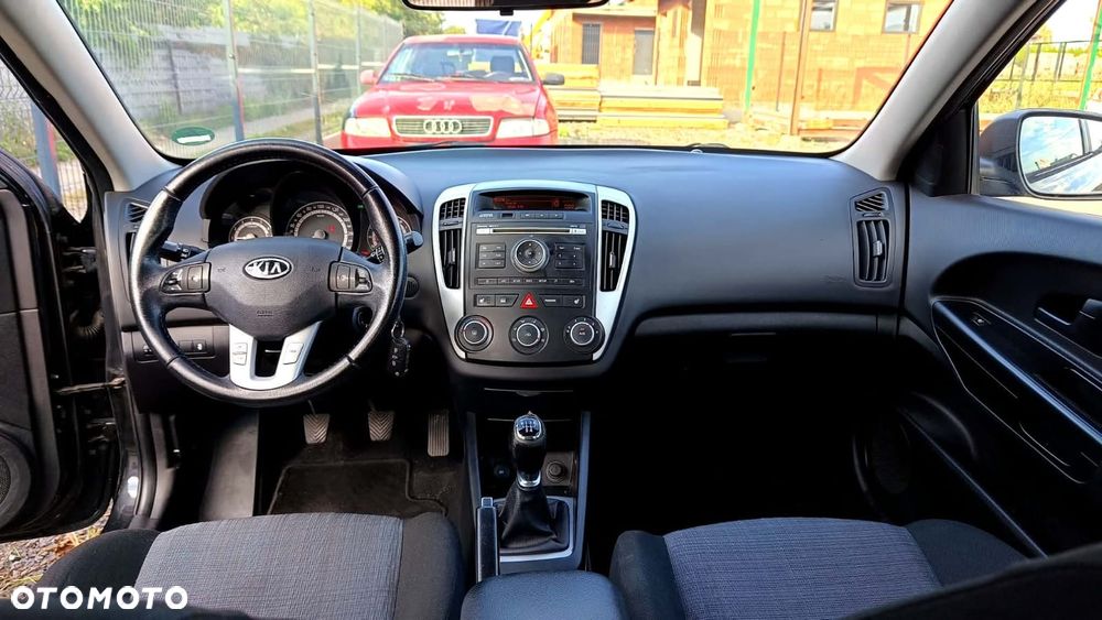 Kia Ceed 1.4 L Euro2012 - 11