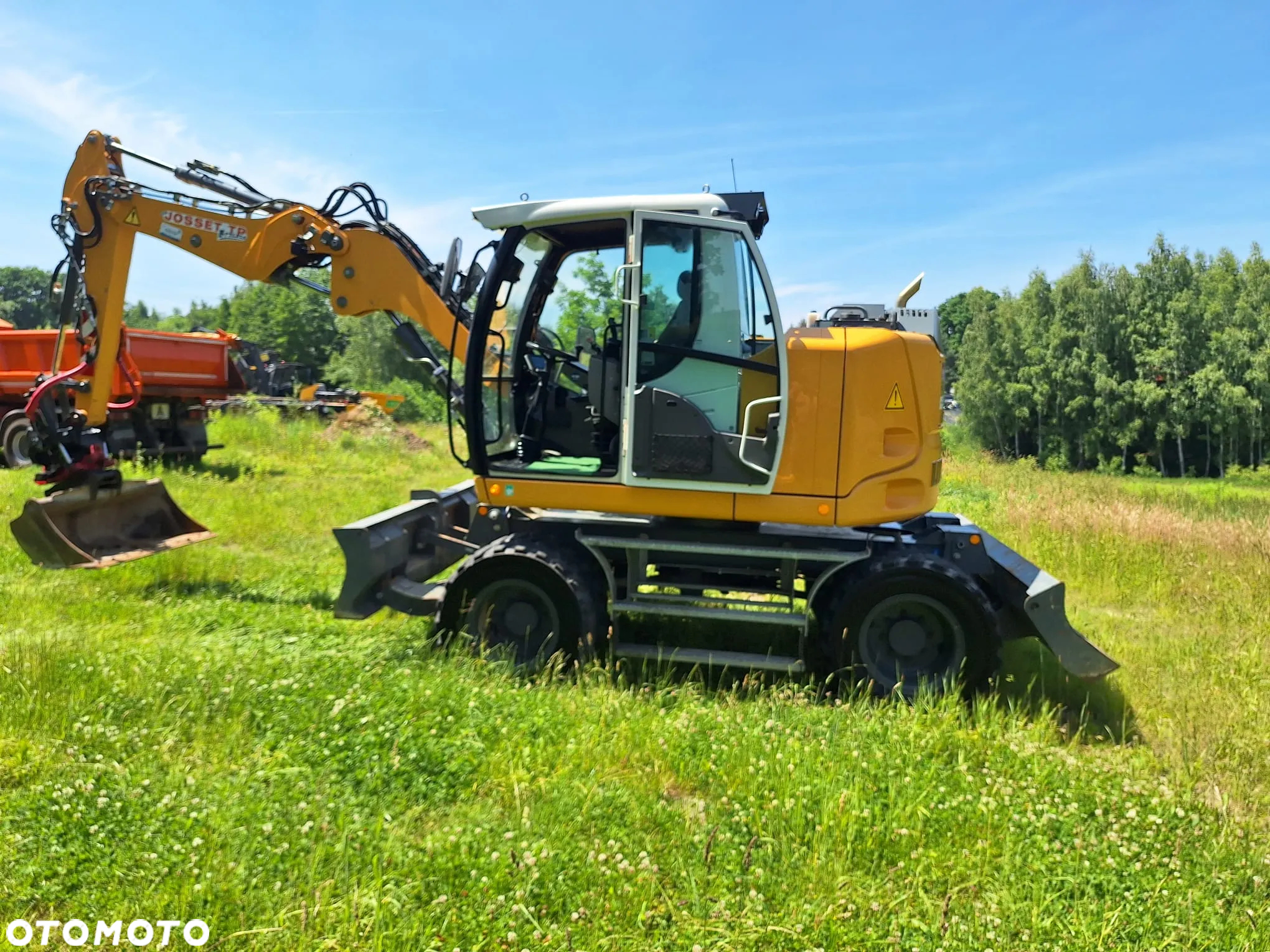 Liebherr A910 - 10