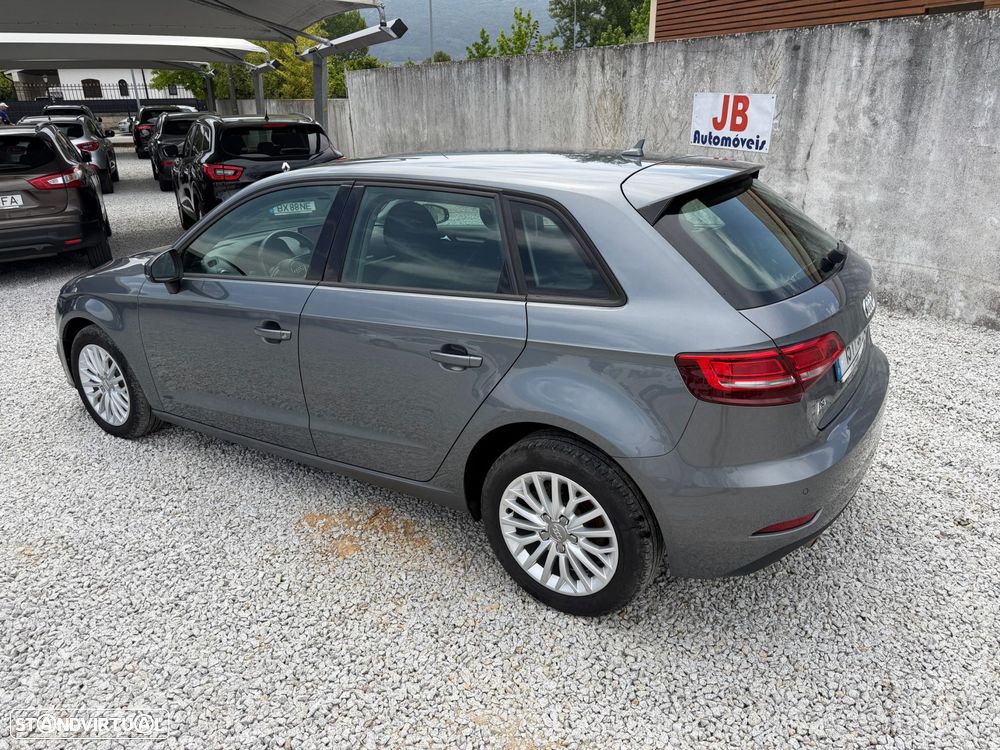Audi A3 Sportback 1.6 TDI - 4