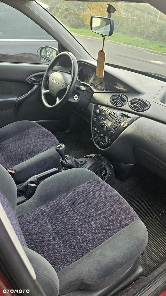 Ford Focus 1.6 Ambiente - 9