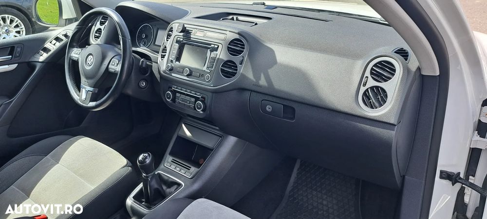 Volkswagen Tiguan 2.0 TDI SCR BlueMotion Technology Sport & Style - 11