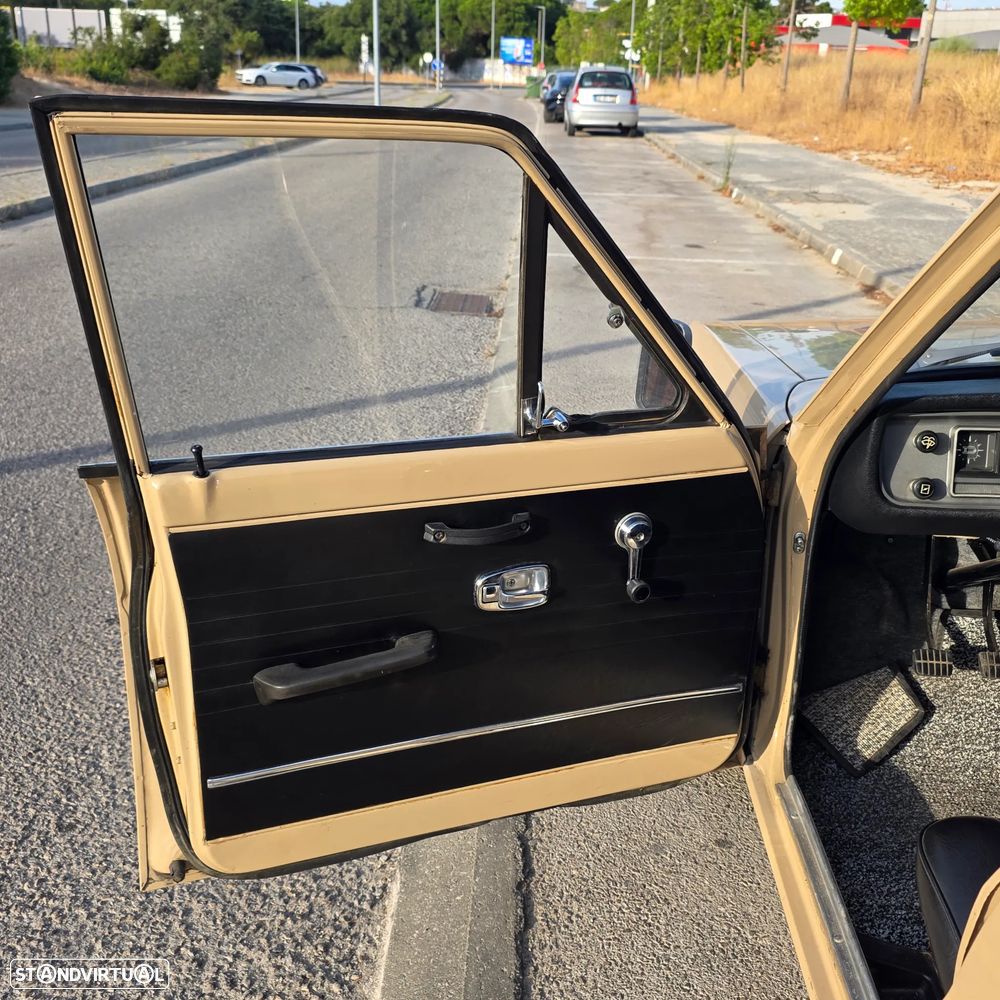 Datsun 1200 - 15