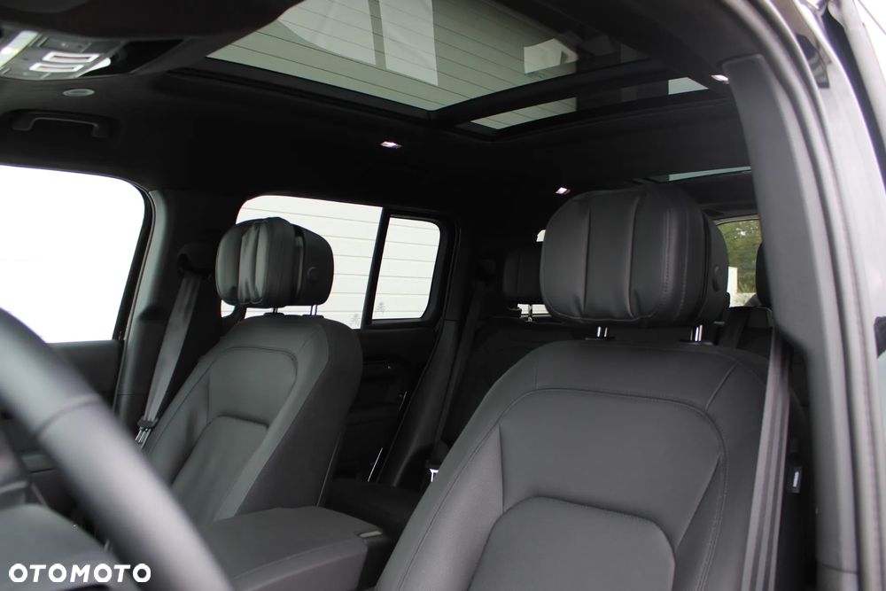 Land Rover Defender - 10