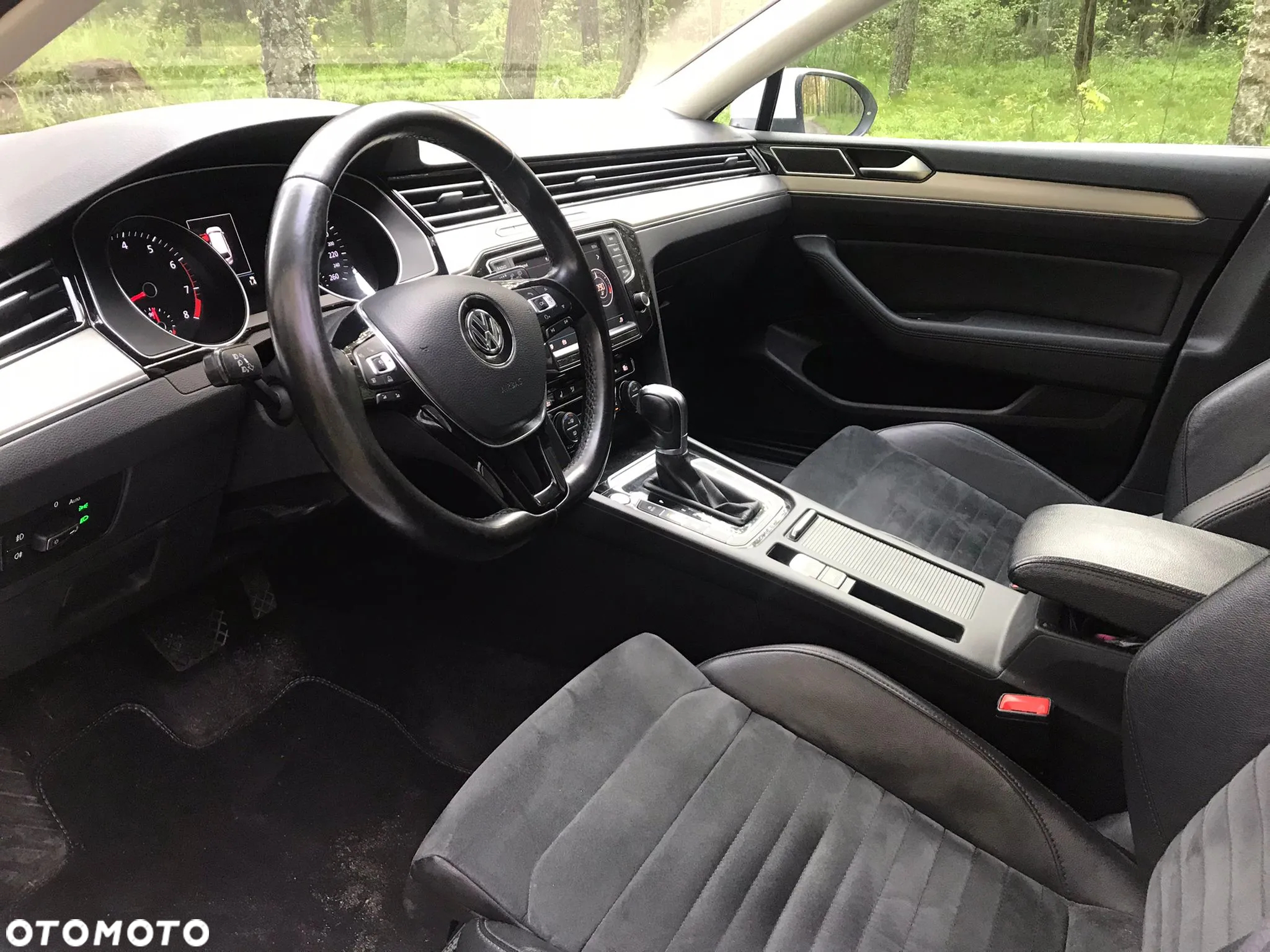 Volkswagen Passat - 12