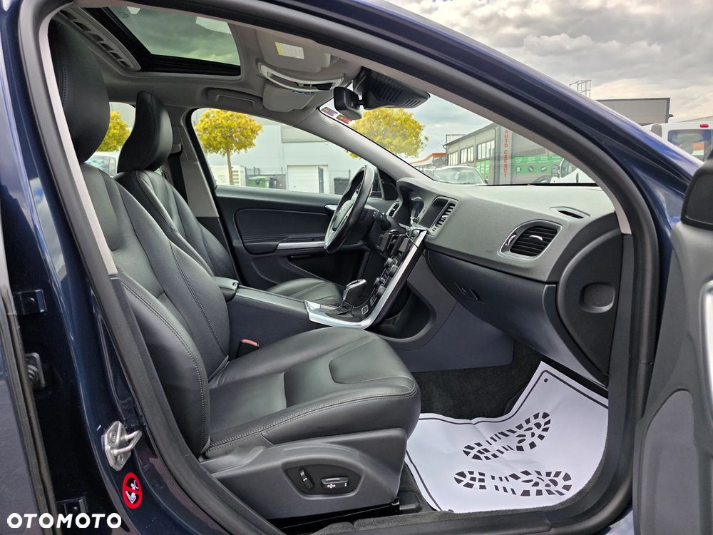 Volvo V60 D6 Twin Engine Geartronic Summum - 15