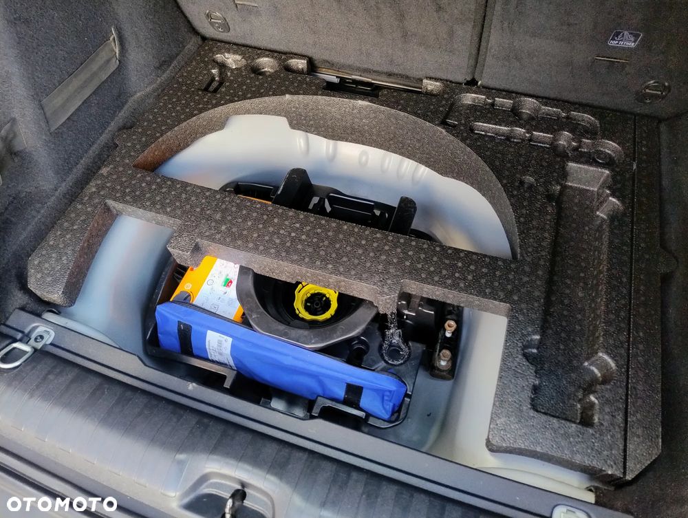 Peugeot 2008 1.2 Pure Tech Allure S&S - 24