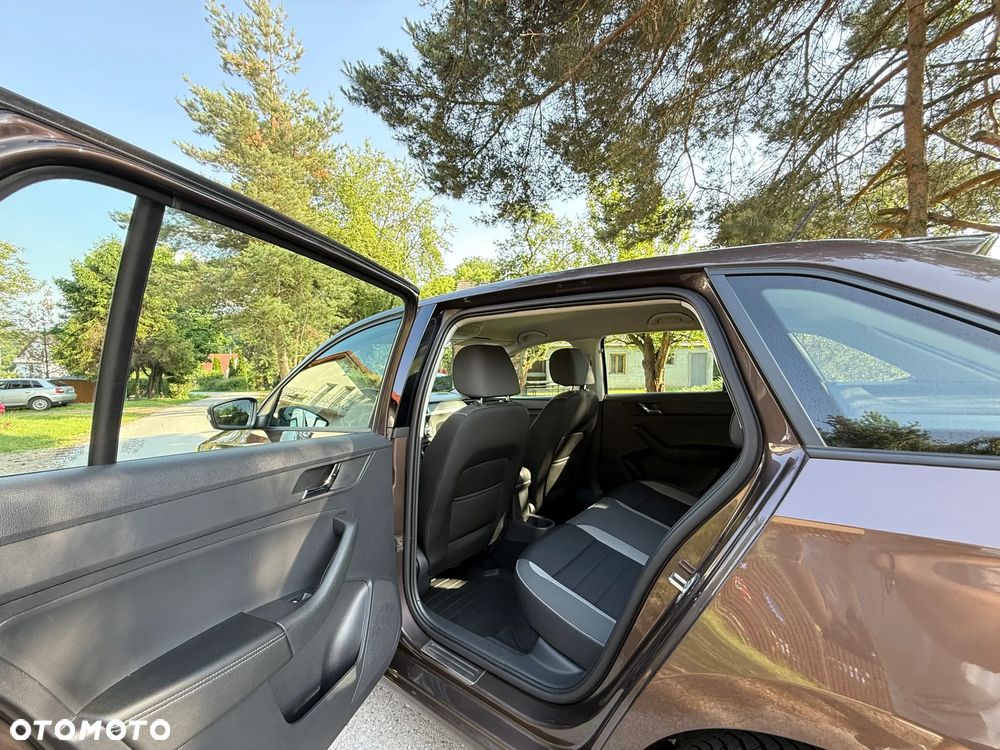 Skoda RAPID 1.2 TSI Ambition - 21