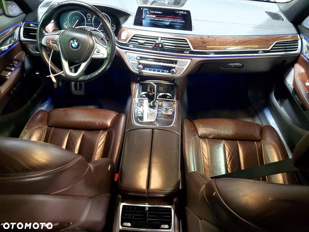 BMW Seria 7 750i xDrive Edition Exclusive - 8