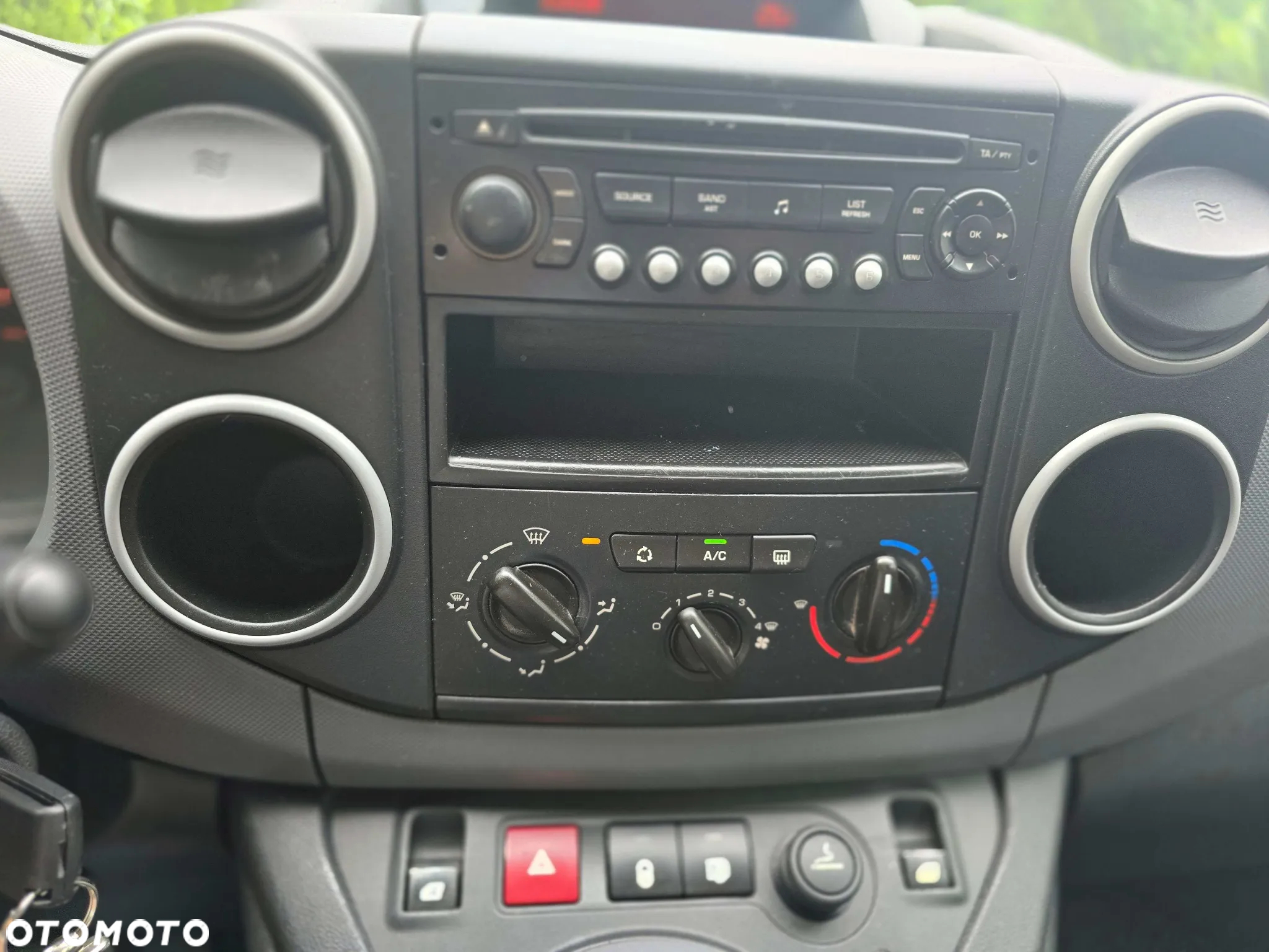 Peugeot Partner - 8