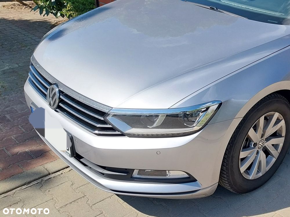 Volkswagen Passat - 4