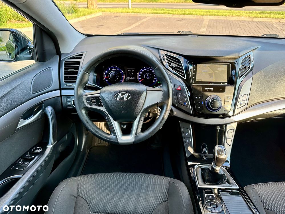 Hyundai i40 Kombi blue 1.6 Classic - 29