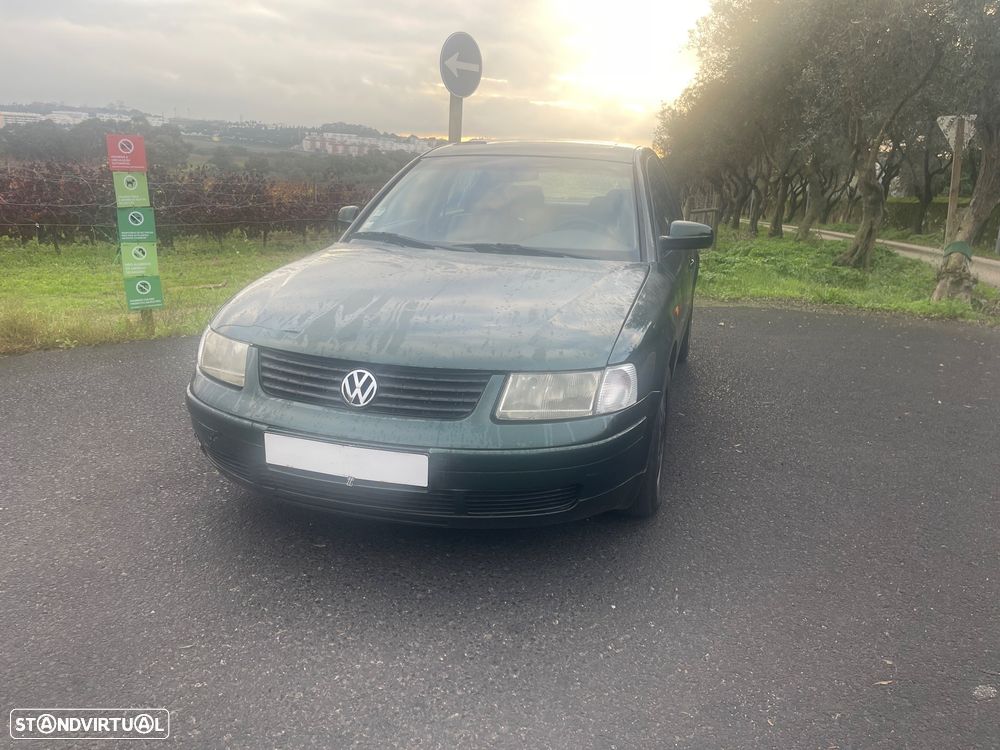 VW Passat 1.9 TDi Confortline - 3