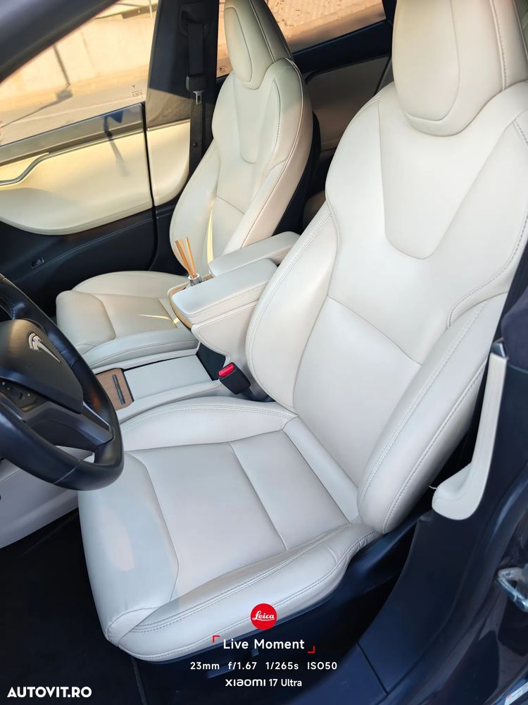 Tesla Model S - 30