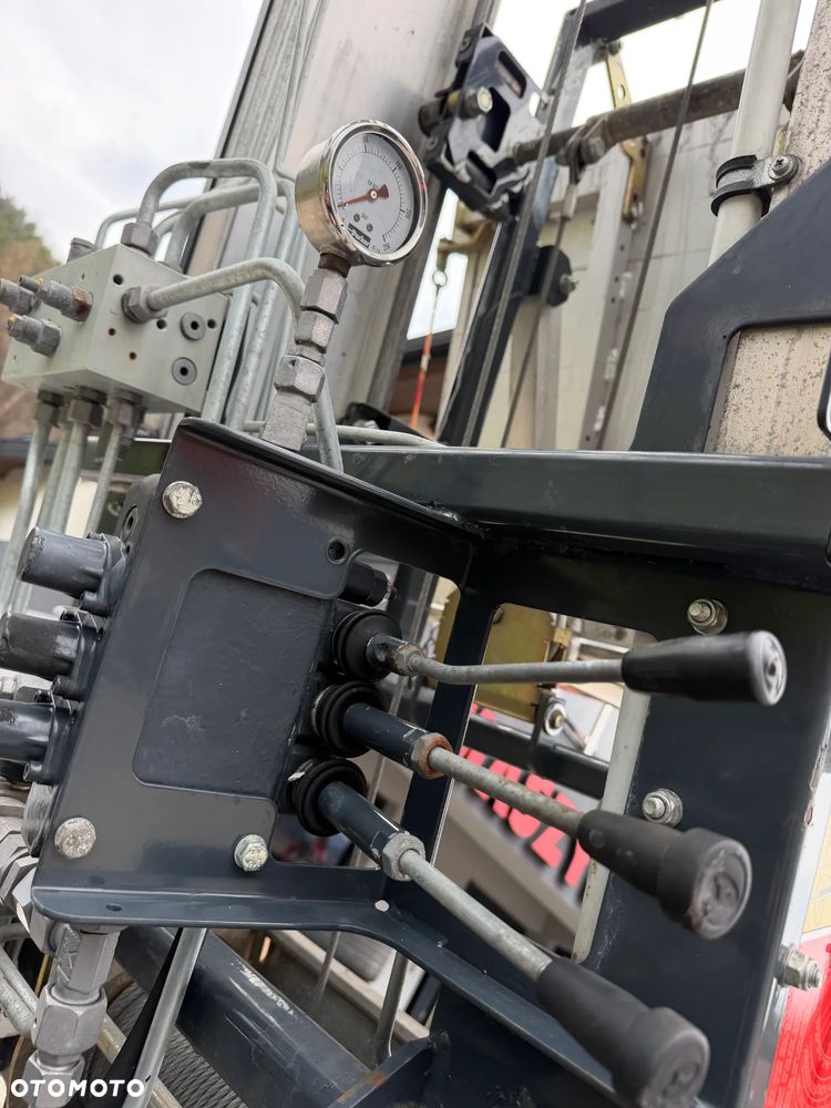 Paus Easy 18 WH-M Drabina Winda Dekarska mobilna aluminiowa TRANSPORTER DEKARSKO-BUDOWLANY w pełni Hydrauliczny 18 metrów. Obrotowy do okoła. 2018rok. Jak Nówka z salonu. praktycznie zerowy przebieg! Serwisy w Dekra do Końca. Sprowadzona z Komuny Norweskiej. Wielka Okazja. Sterowanie Hydrauliczne. Nowy model wózek jeździ od dołu dodatkowe ramię. Pojazd przyczepa lekka - 28