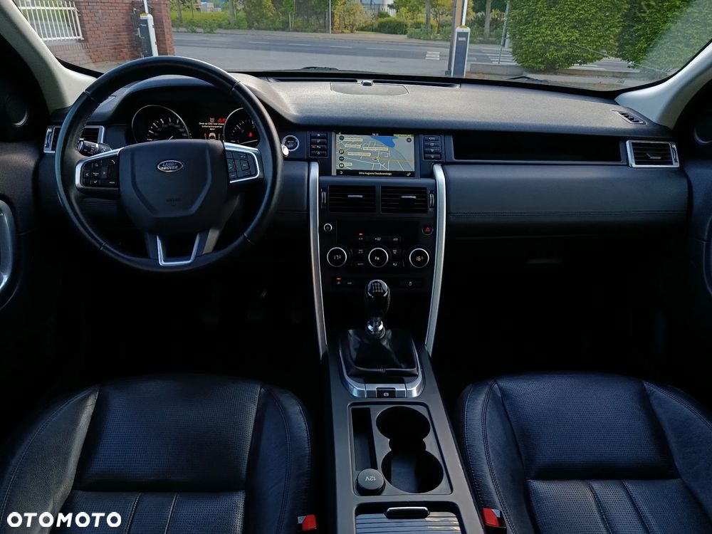 Land Rover Discovery Sport TD4 HSE Luxury - 30