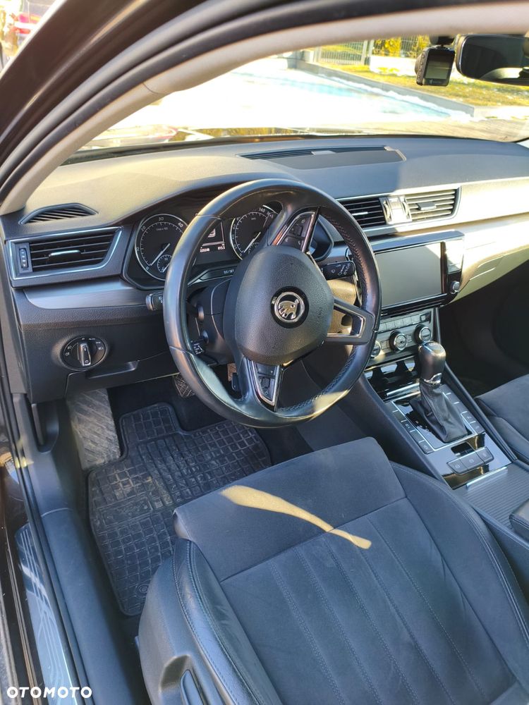 Skoda Superb 2.0 TDI Ambition DSG - 23