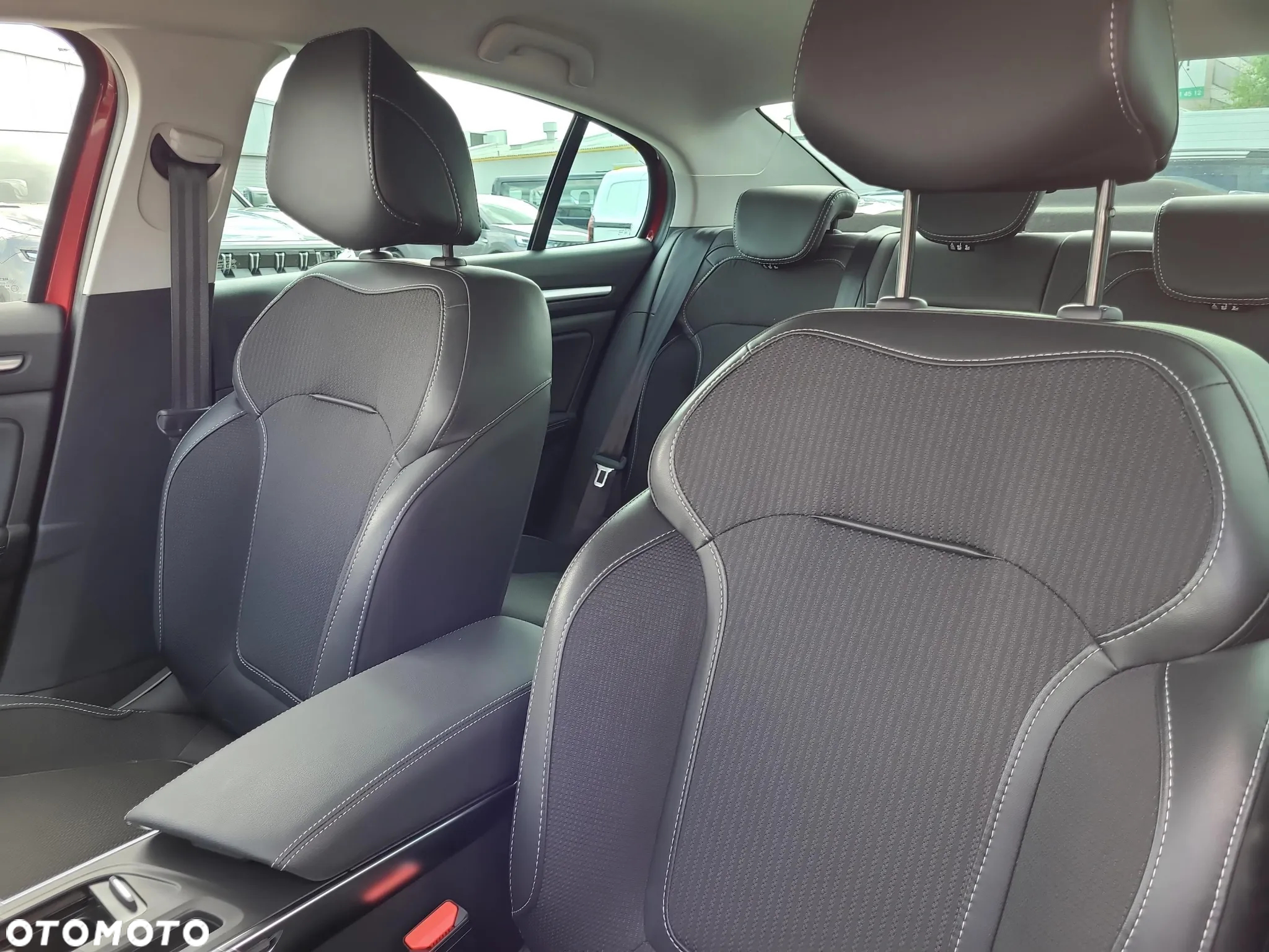Renault Megane 1.3 TCe FAP Techno EDC - 11