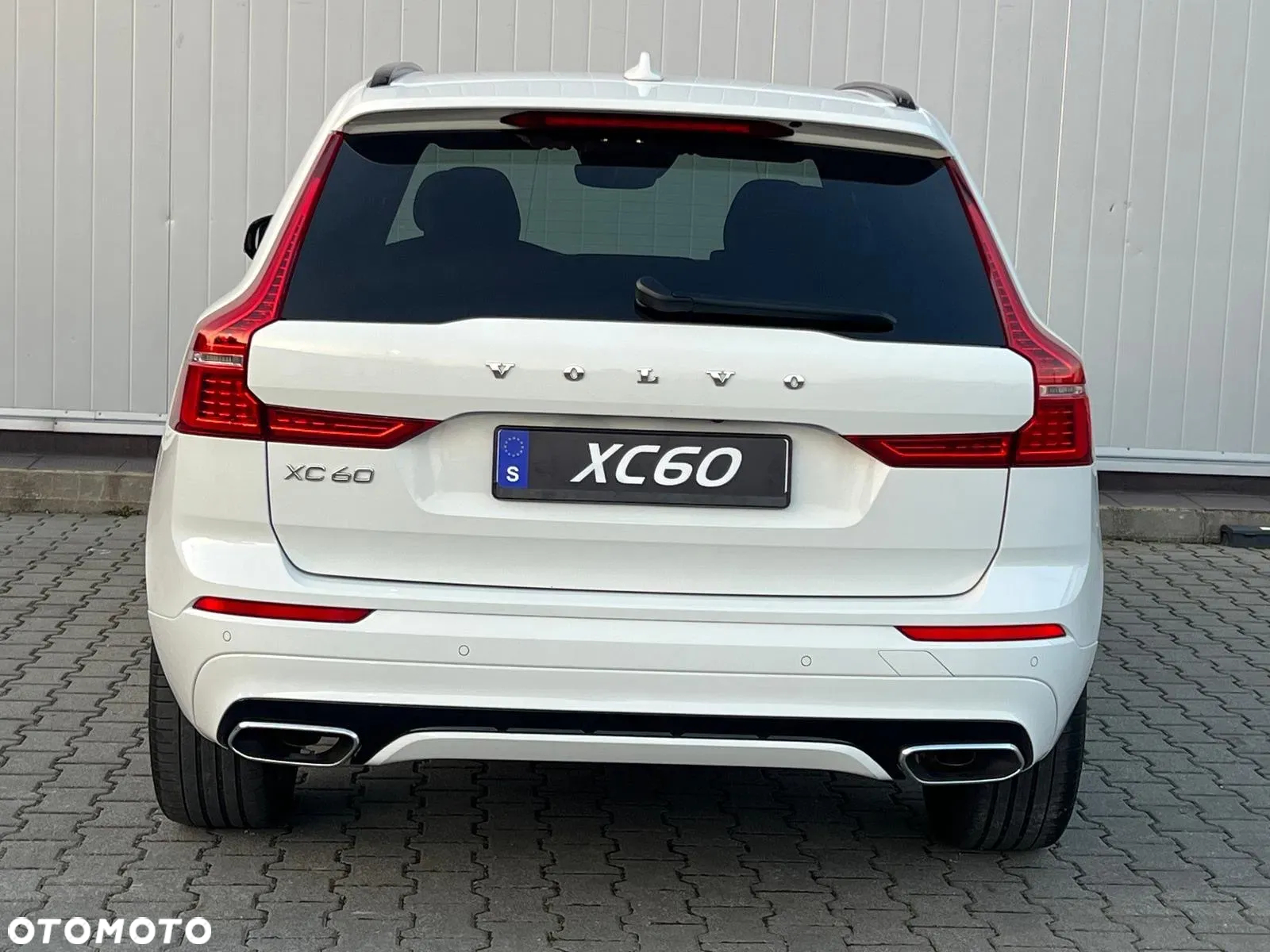 Volvo XC 60 T5 AWD R-Design - 11