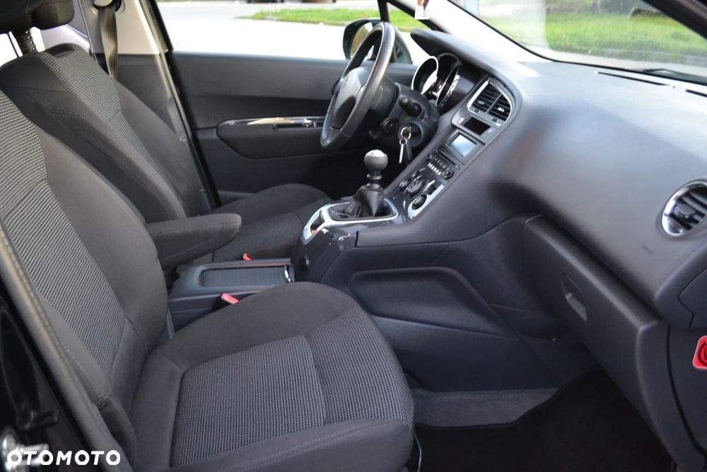 Peugeot 5008 - 17