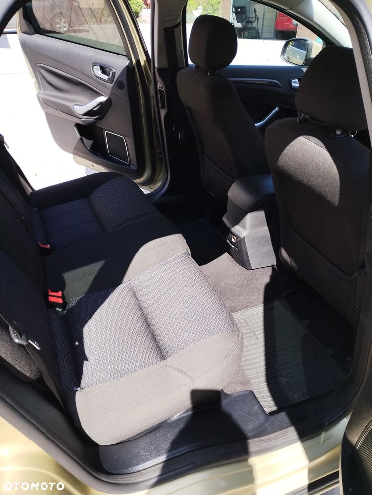Ford Mondeo - 10
